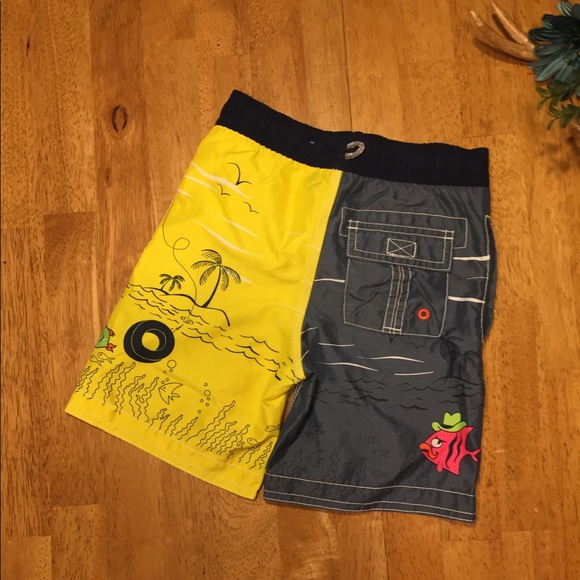 Children’s Place swimming shorts - Picture 3 of 3